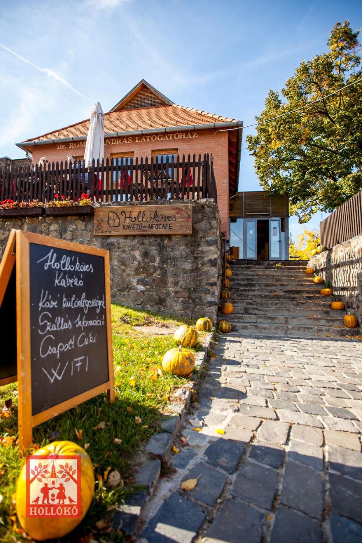 Hollokoeves Vendeghazak Hotel Exterior photo
